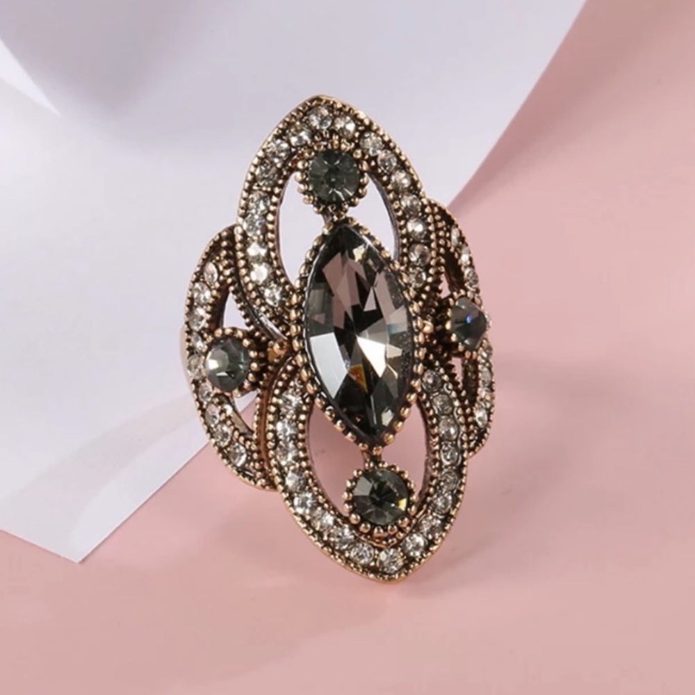 💍 BOHO Stunning Geometric Antique Crystal Ring - Picture 2 of 5